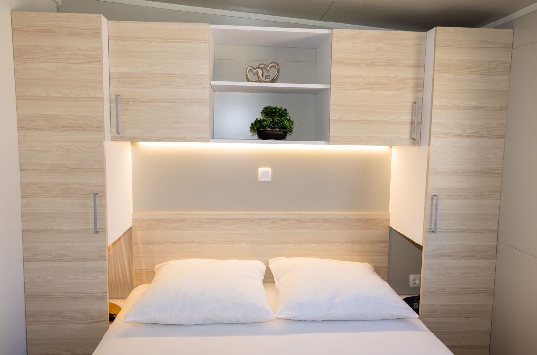 Schlafzimmer mit Doppelbett